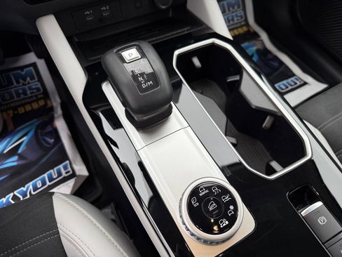 Used 2025 Mitsubishi Outlander SE AWD/4WD image 25