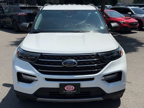 Used 2022 Ford Explorer XLT w/ Equipment Group 202A AWD/4WD image 2