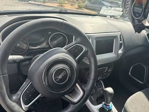 Used 2019 Jeep Compass Sport AWD/4WD image 6