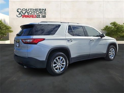 Used 2020 Chevrolet Traverse LT image 5