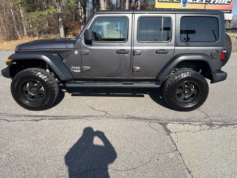 Used 2019 Jeep Wrangler Unlimited Sport S image 6
