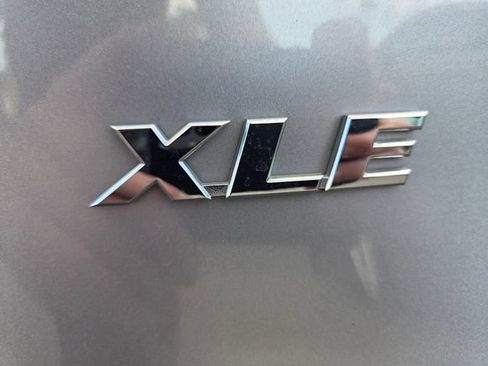 Used 2022 Toyota RAV4 XLE w/ Convenience Package FWD image 14