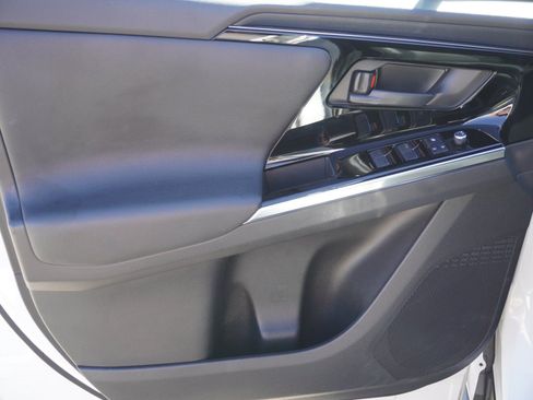 Used 2023 Toyota bZ4X AWD w/ Weather Package image 22