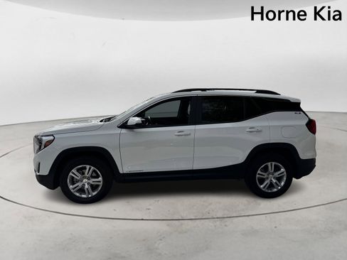 Used 2021 GMC Terrain SLE w/ Driver Convenience Package image 4