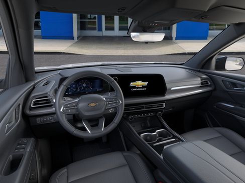New 2026 Chevrolet Traverse LT w/ Driver Confidence Package AWD/4WD image 39