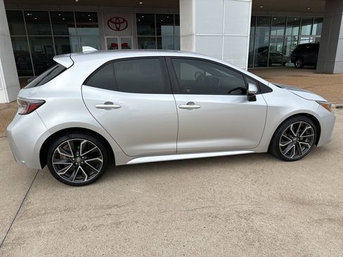 Used 2019 Toyota Corolla XSE image 8