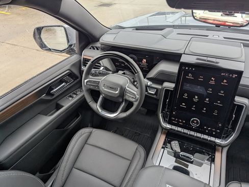 New 2026 GMC Yukon XL Denali w/ Denali Reserve Package image 21