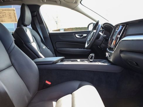 Used 2025 Volvo XC60 B5 Plus w/ Climate Package image 16