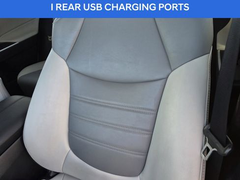 Used 2021 Toyota RAV4 XLE Premium image 15