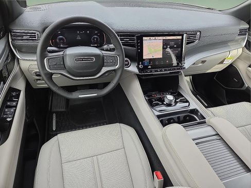 New 2026 Jeep Grand Wagoneer Limited w/ Convenience Group I AWD/4WD image 11