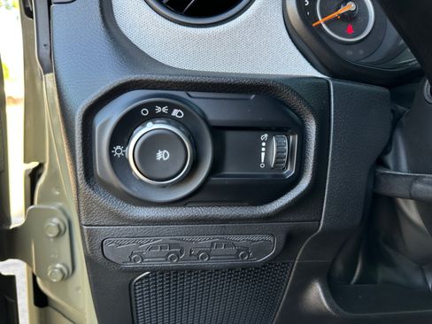 Used 2026 Jeep Wrangler Unlimited Sport AWD/4WD image 32