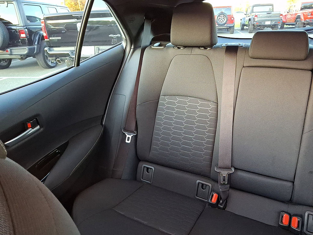Used 2022 Toyota Corolla SE w/ SE Preferred Package FWD image 12