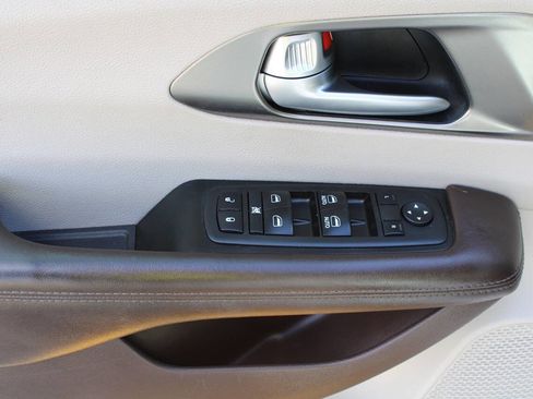 Used 2017 Chrysler Pacifica Touring Plus w/ Tire & Wheel Group image 73