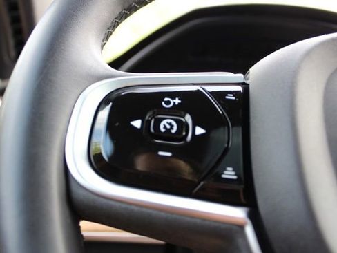Certified 2023 Volvo XC90 B6 Plus w/ Protection Package Premier AWD/4WD image 31