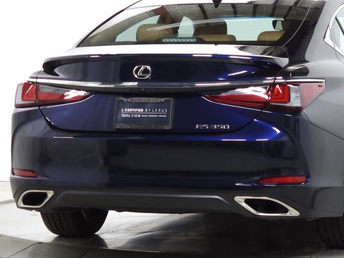 Used 2025 Lexus ES 350 w/ Luxury Package image 10