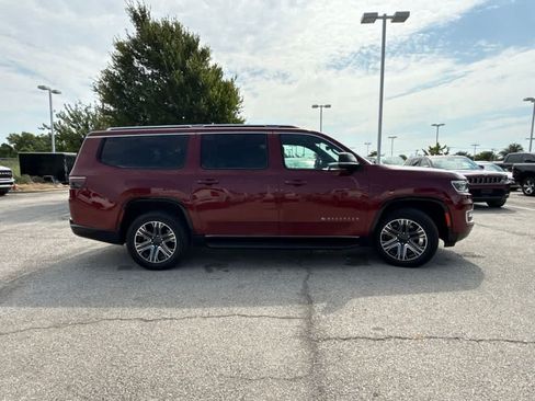 Used 2024 Jeep Wagoneer L Series II w/ Flexible Seating Group AWD/4WD image 6