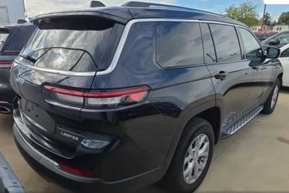 Used 2023 Jeep Grand Cherokee L Limited w/ Luxury Tech Group II AWD/4WD image 4