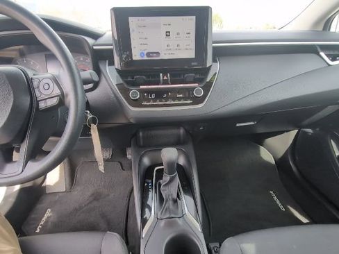 Used 2025 Toyota Corolla LE image 22