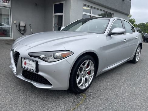 Used 2021 Alfa Romeo Giulia Ti image 3