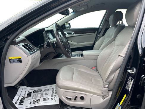 Used 2016 Hyundai Genesis 3.8 RWD image 10
