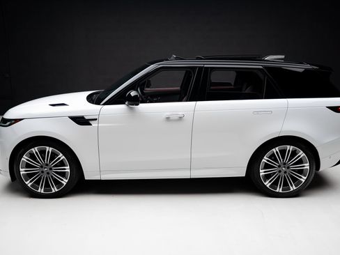 Used 2024 Land Rover Range Rover Sport Dynamic SE AWD/4WD image 16