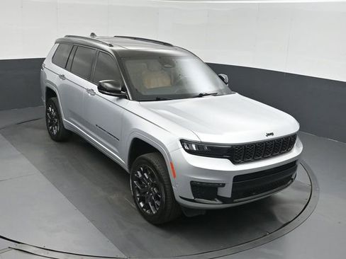 Used 2023 Jeep Grand Cherokee L Summit AWD/4WD image 41