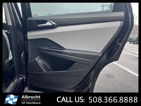 Used 2022 Volkswagen Taos S image 18