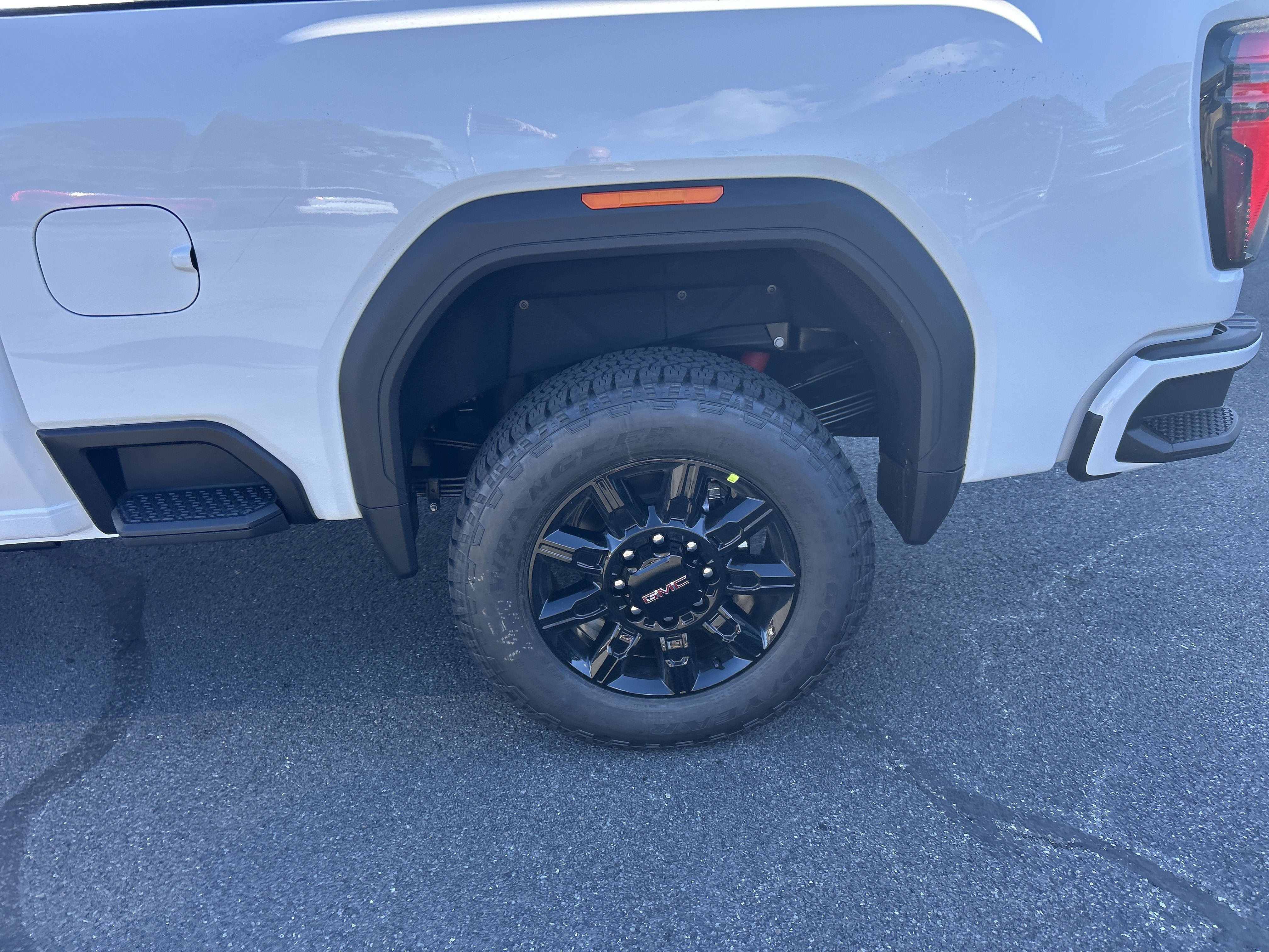 New 2026 GMC Sierra 3500 AT4 w/ AT4 Premium Plus Package AWD/4WD image 7