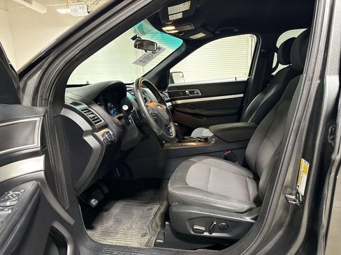 Used 2016 Ford Explorer XLT AWD/4WD image 19