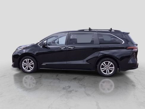 Used 2021 Toyota Sienna AWD image 5