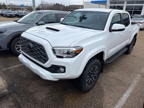 Used 2023 Toyota Tacoma TRD Sport w/ Technology Package image 1