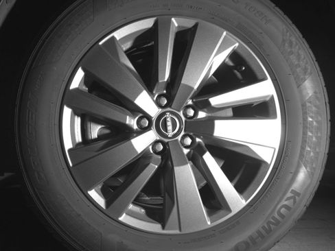 Used 2025 Nissan Pathfinder SV AWD/4WD image 15