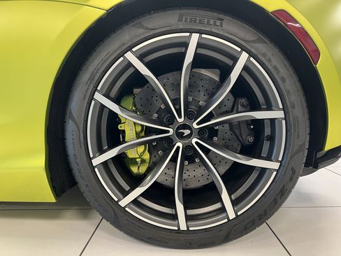 Used 2023 McLaren Artura image 14