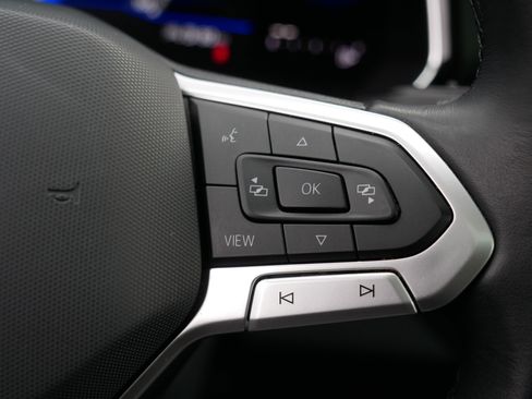 Used 2024 Volkswagen Jetta SE image 29