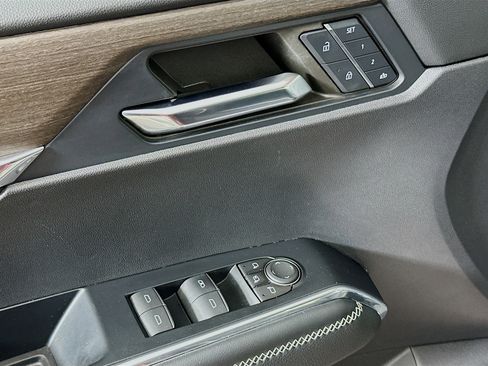 Used 2024 GMC Acadia Denali w/ Super Cruise Package image 15