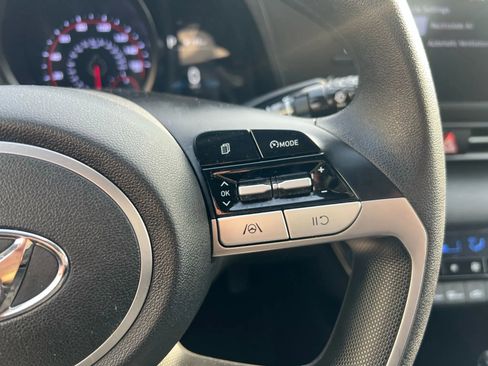 Used 2023 Hyundai Elantra SEL image 15