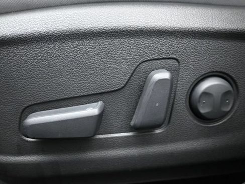 Used 2023 Hyundai Kona SEL FWD image 10