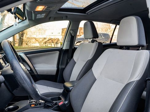 Used 2014 Toyota RAV4 XLE image 14