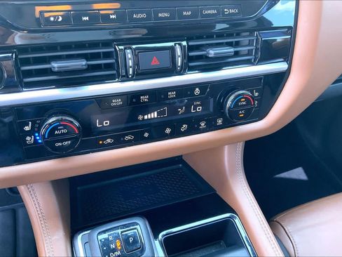 Used 2023 Nissan Pathfinder Platinum FWD image 35