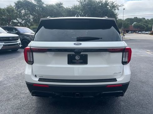 Used 2025 Ford Explorer ST-Line w/ Premium Package image 7