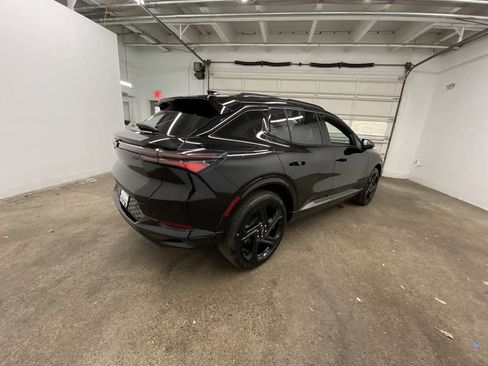 Used 2024 Chevrolet Equinox EV RS image 6