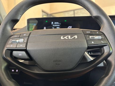 Used 2025 Kia K4 FWD image 27