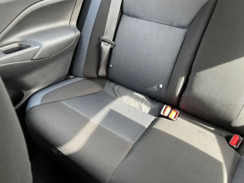 Used 2025 Nissan Versa SV image 39