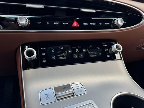New 2026 Genesis GV70 2.5T Advanced AWD/4WD image 15