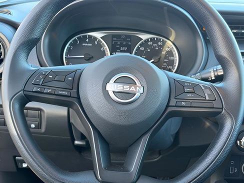 Certified 2025 Nissan Kicks Play S image 12