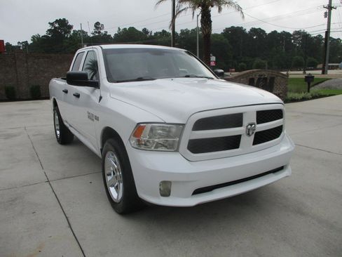 Used 2018 RAM 1500 Express RWD image 12
