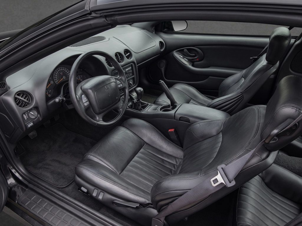 Used 2002 Pontiac Firebird Trans Am RWD image 3