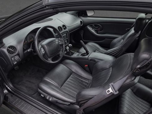 Used 2002 Pontiac Firebird Trans Am RWD image 3