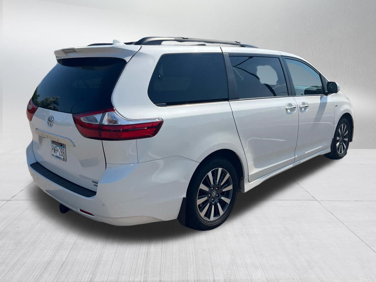 Used 2018 Toyota Sienna Limited Premium w/ Carpet Mat Package AWD/4WD image 6
