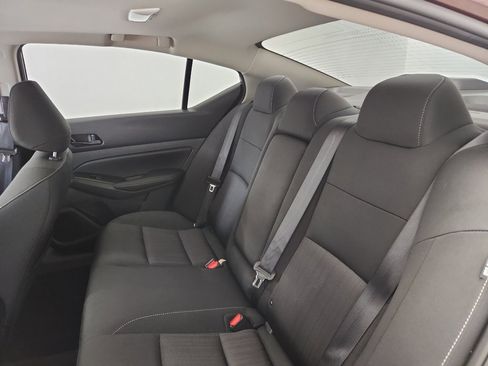 Used 2024 Nissan Altima 2.5 SV w/ SV Premium Package image 30